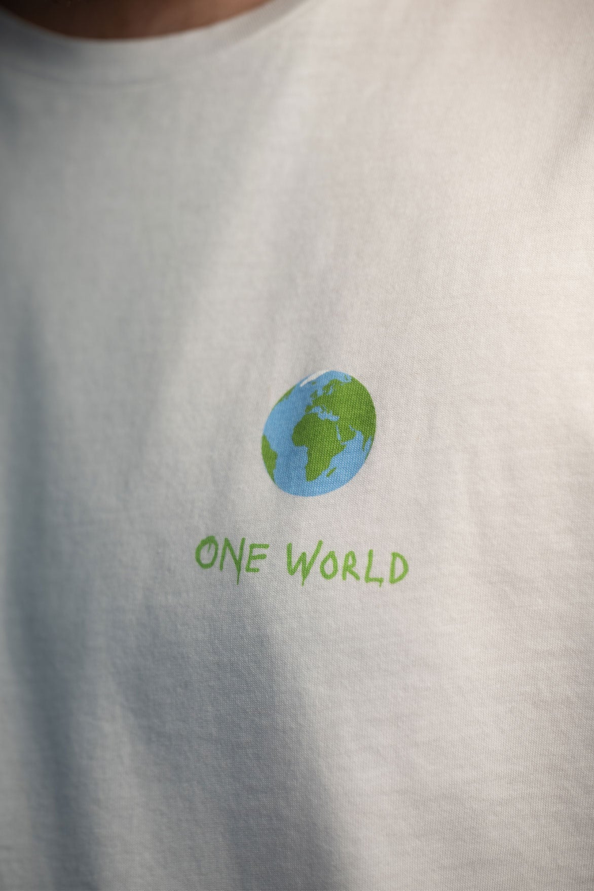 ONE WORLD T-SHIRT