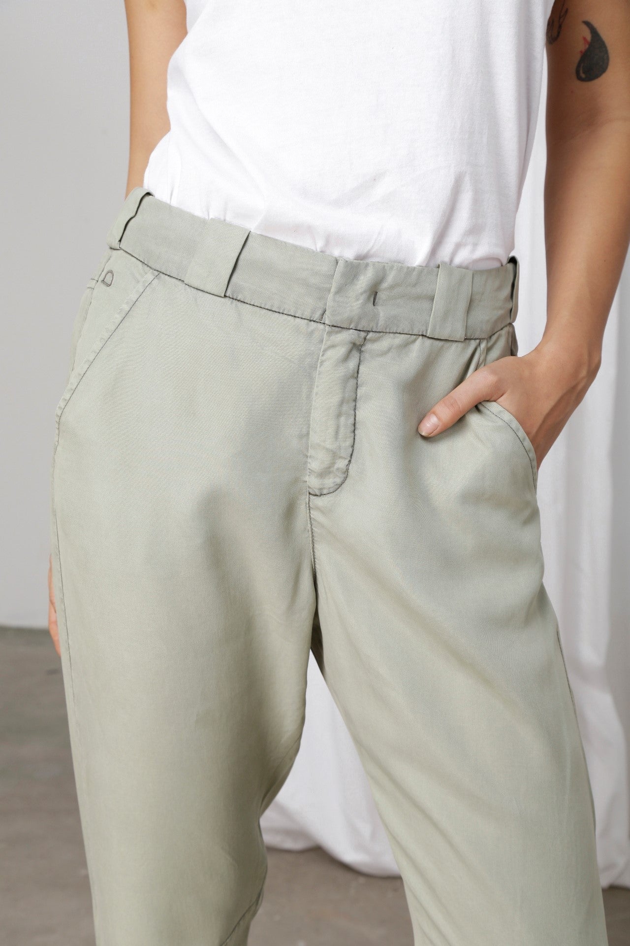 SUNSHINE - Tapered, Soft Tencel Jogger