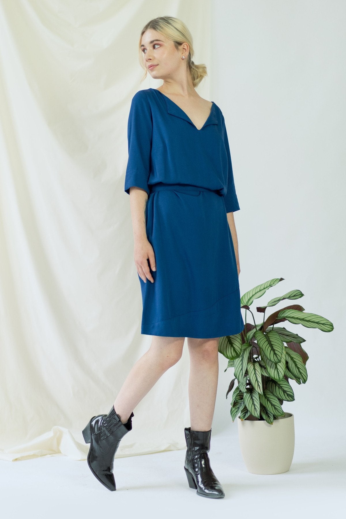 Catherine | Kleid mit optionalem Gürtel in klassischem Blau