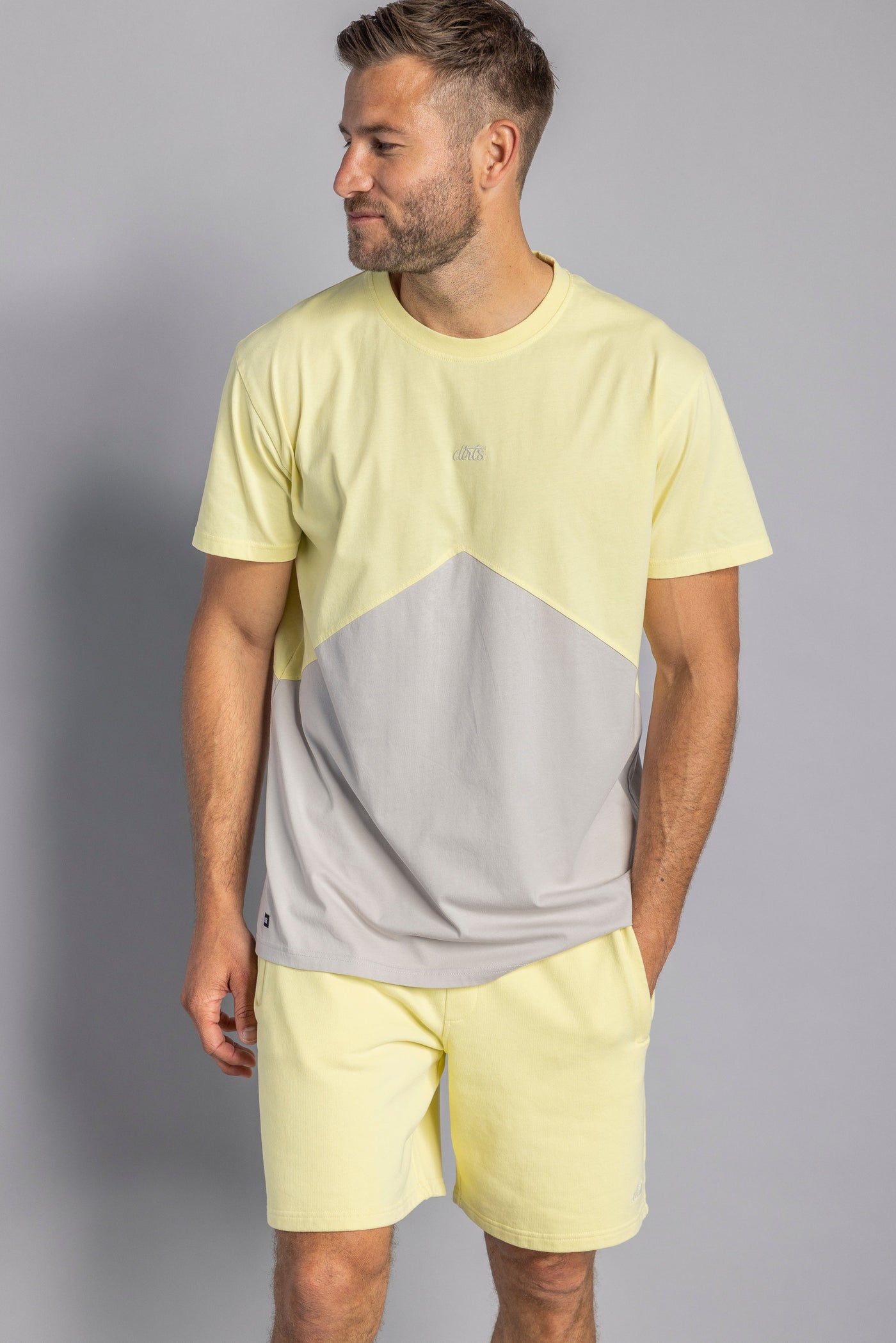 Kombi Zig Zag T-Shirt + Sweatshorts, Zitrone/Möwengrau
