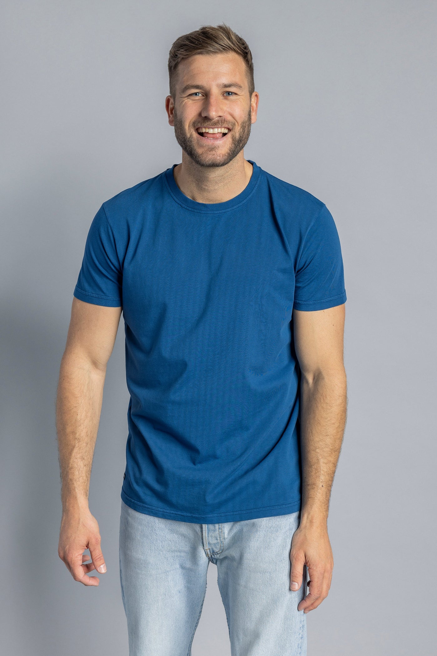 Premium Blank T-Shirt SLIM, Atlantikblau