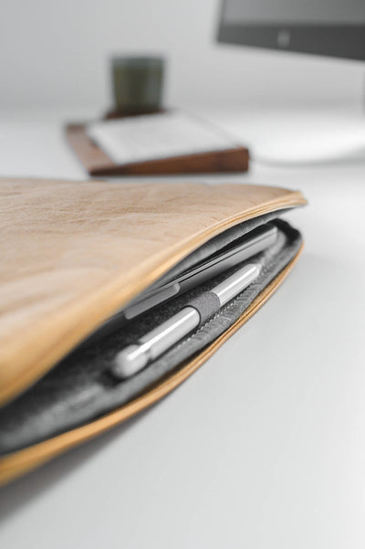 EcoSleeve - MacBook Tasche aus Kraftpapier - Vegan & Recyclebar - Braun