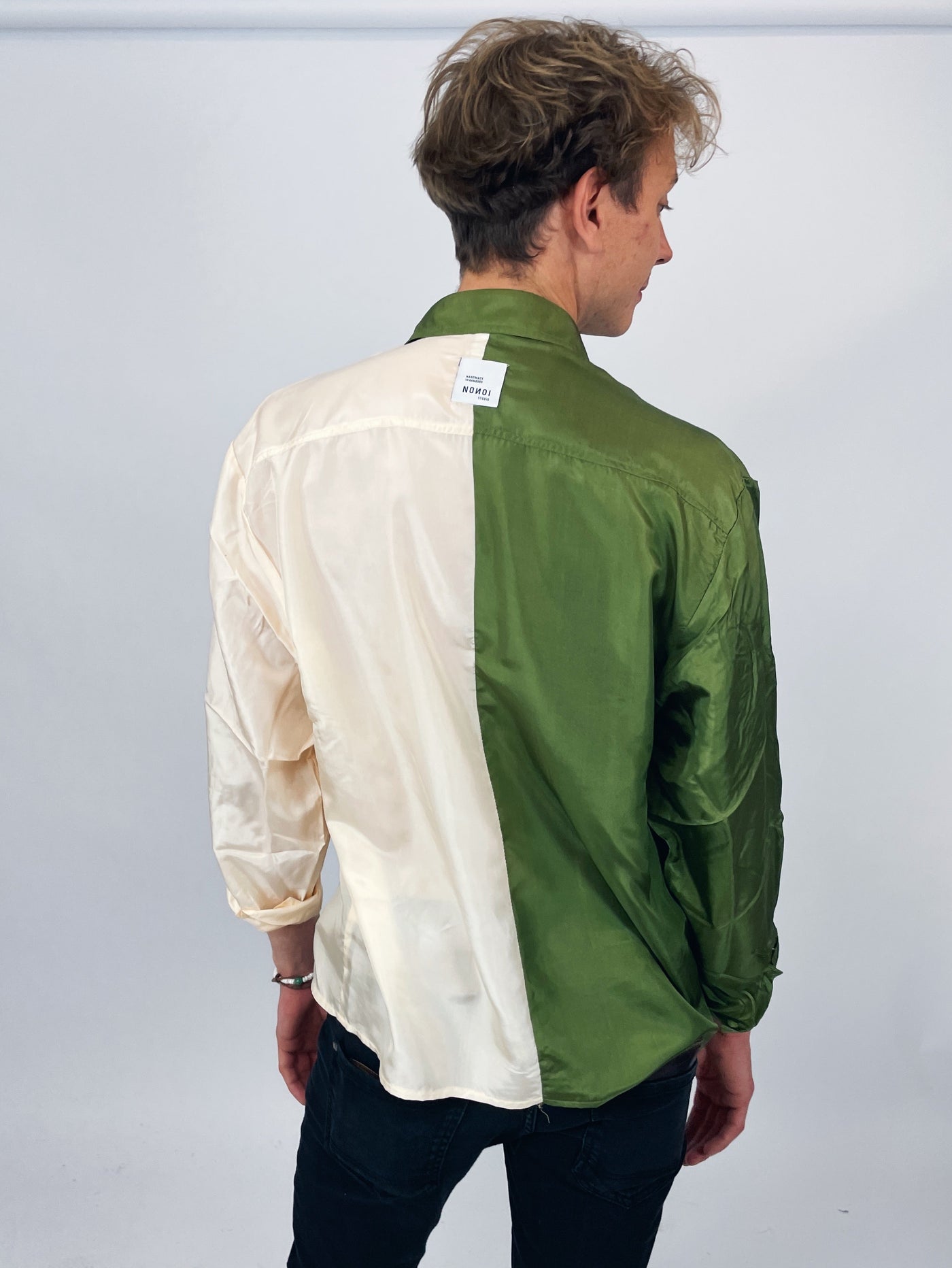 Upcycling Bluse aus Seide – Grün & Creme