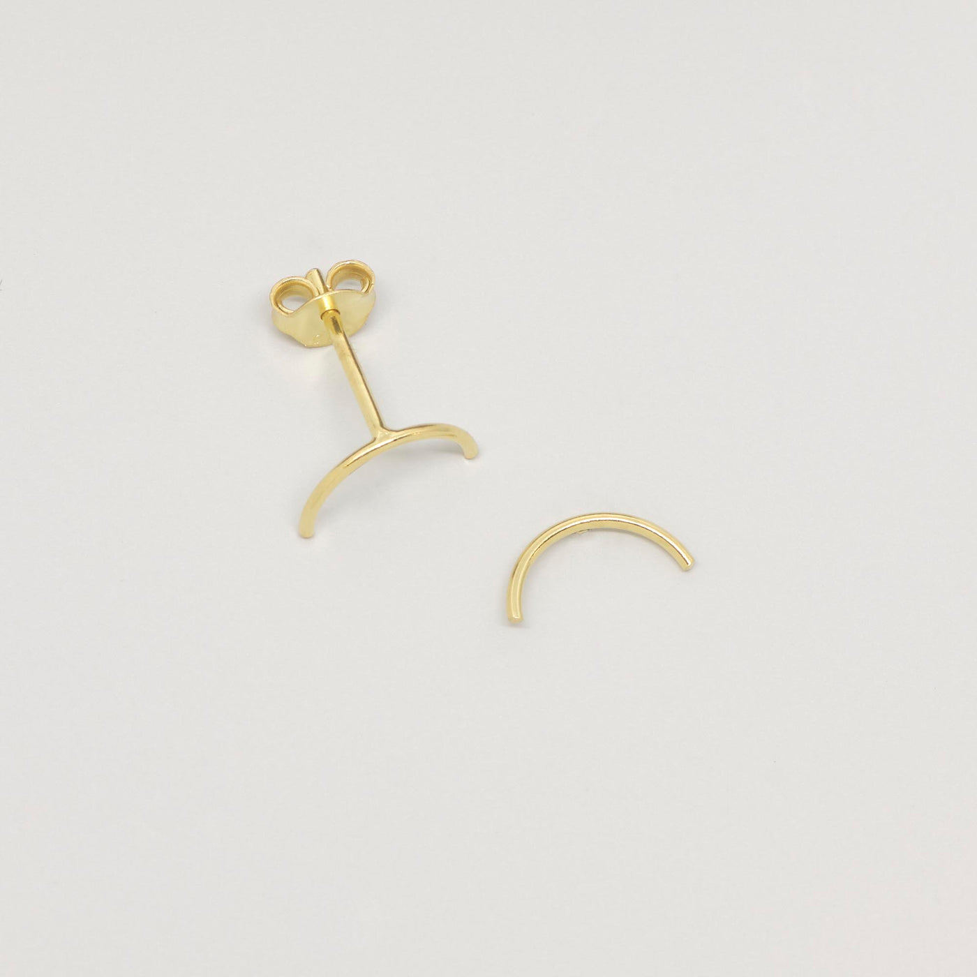 curved stud