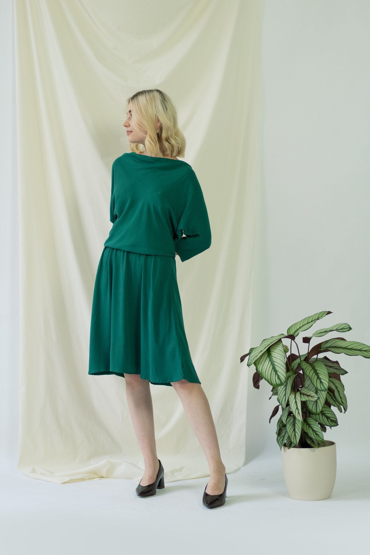 Lisa | Elegantes Kleid in Grün mit schulterfreier Option