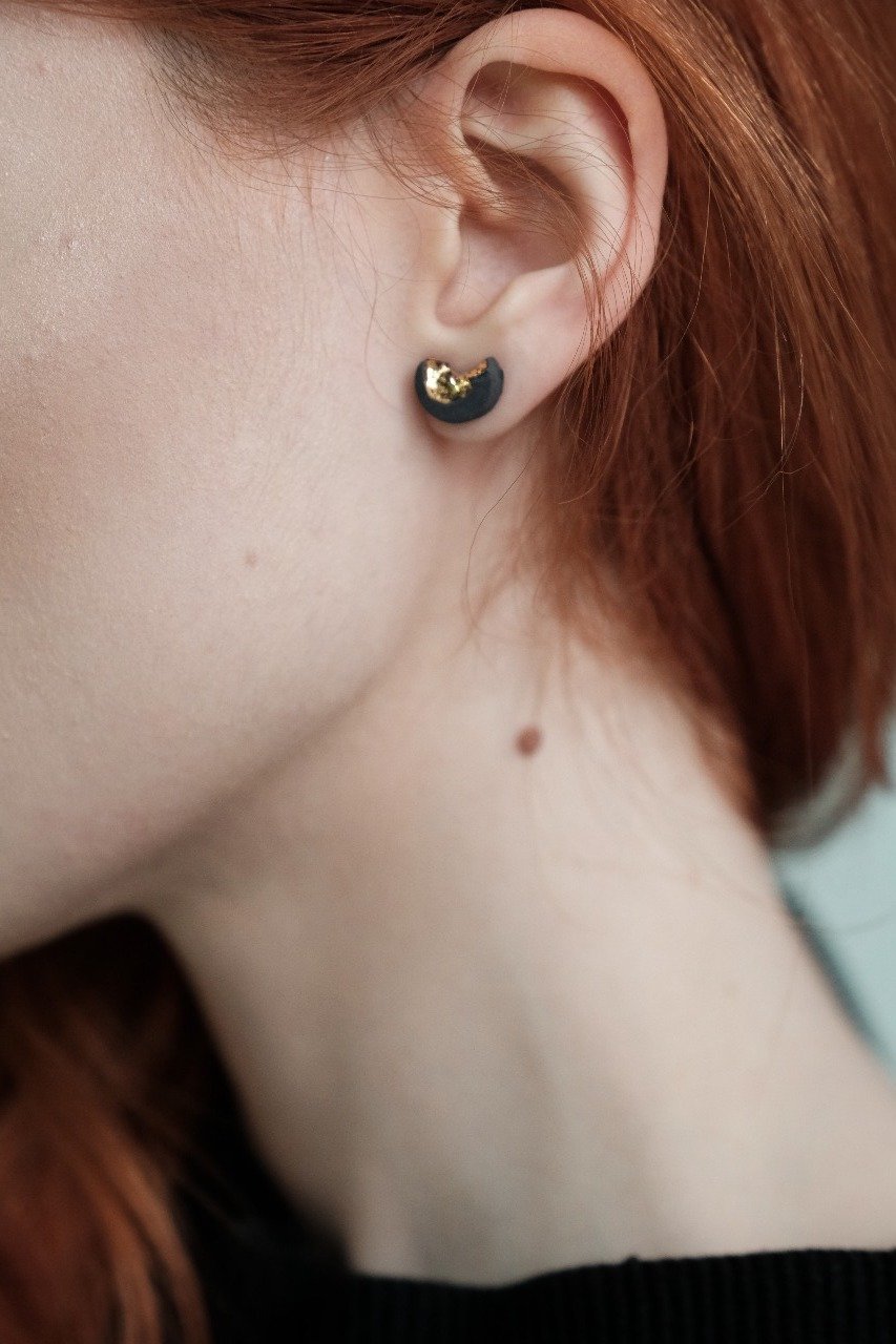 Ooloong Porcelain Studs