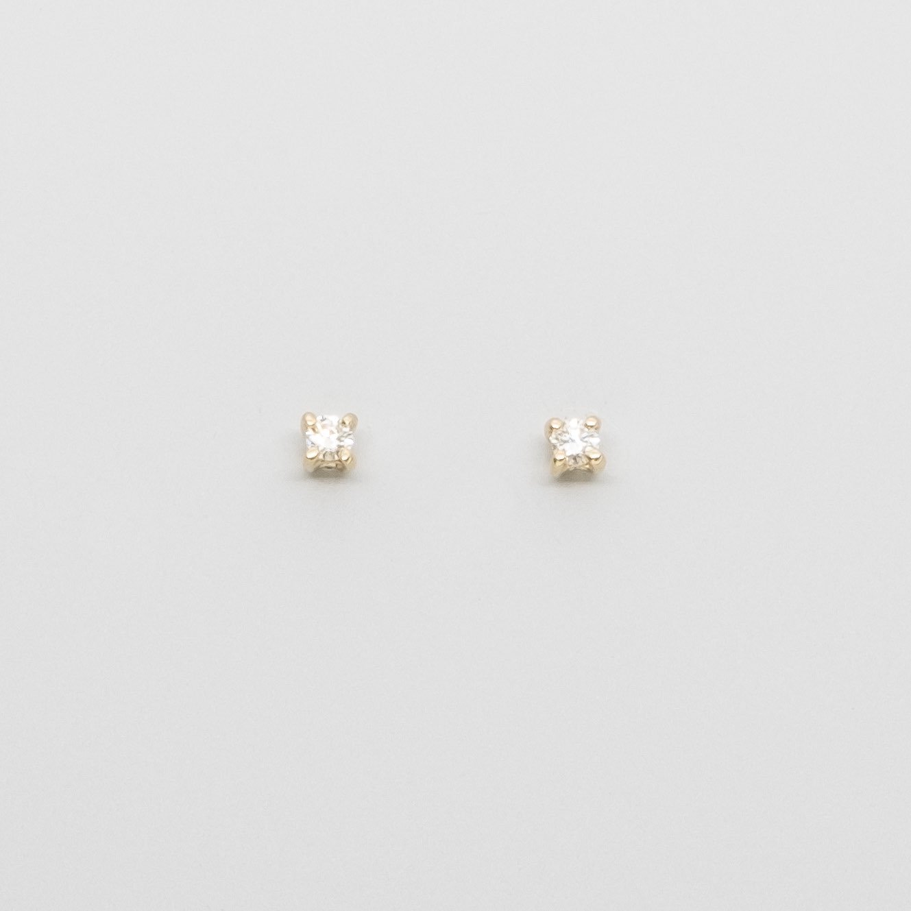 tiny diamond stud | solid gold