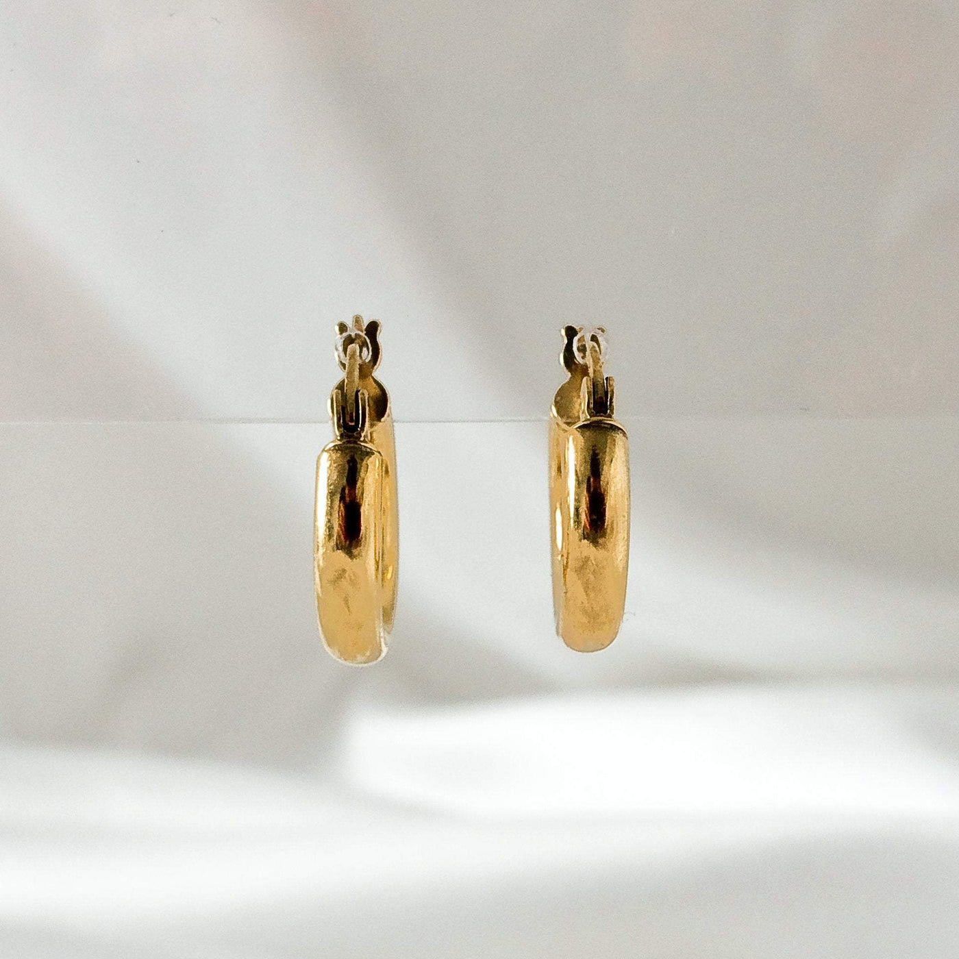 BLANCA MINI – Breite Creolen 15 mm in Gold, Silber oder Roségold