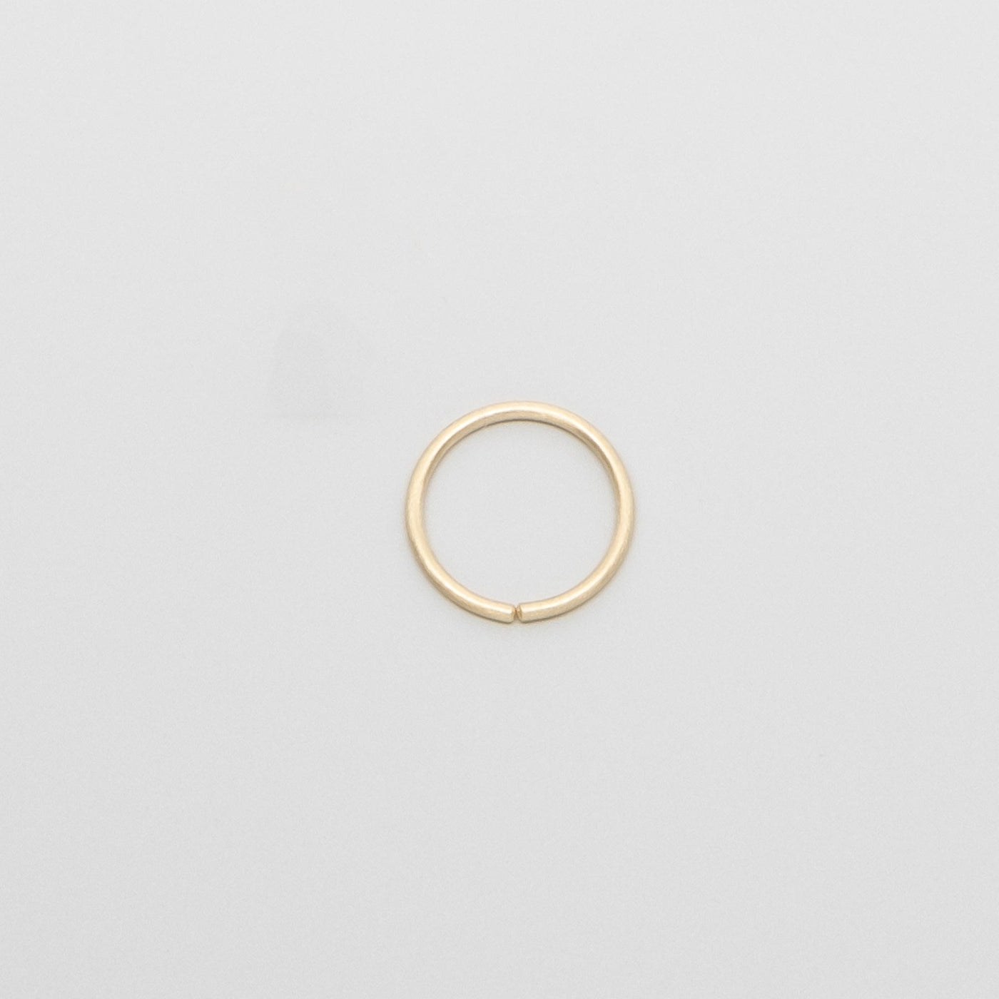 satin mini hoop | solid gold